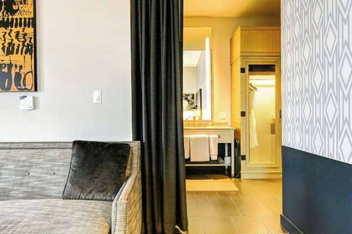 Room 14 of 42