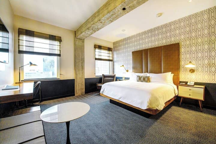Room 13 of 42